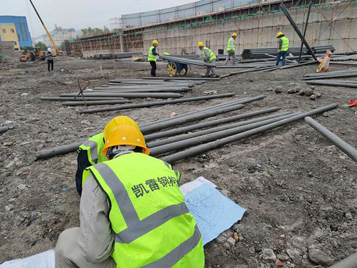 信州区螺栓球网架结构